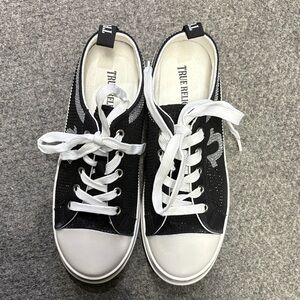 True Religion Sneaker